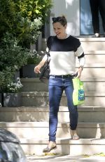 JENNIFER GARNER Leaves Her House in London 05/24/2016