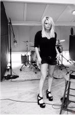 JESSICA SIMPSON - Studio Promoshots for Her New Album