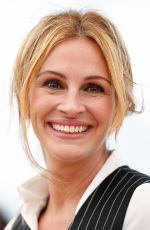 JULIA ROBERTS at 