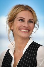 JULIA ROBERTS at 
