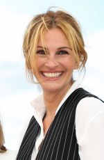 JULIA ROBERTS at 