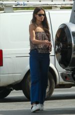 KATIE HOLMES Shopping at Commons in Calabasas 05/02/2016