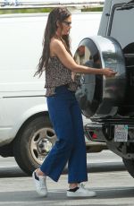 KATIE HOLMES Shopping at Commons in Calabasas 05/02/2016
