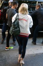 KELLY RIPA Leaves Her Apartment in New York 05/12/2016