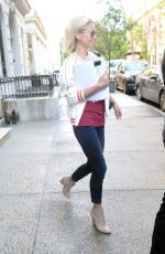 KELLY RIPA Leaves Her Apartment in New York 05/12/2016