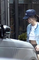 KENDALL JENNER at Beverly Glen Deli in Bel-Air 05/28/2016