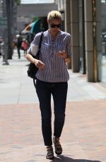 LESLIE BIBB Out Shopping in Beverly Hills 05/12/2016