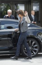 LISA RINNA Leaves Palm Restaurant in Beverly Hills 05/06/2016