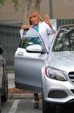 MARY J. BLIGE Shopping at Bristol Farms in Beverly Hills 05/13/2016