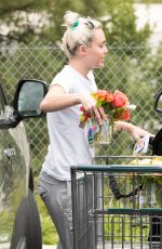 MILEY CYRUS Shopping in Los Angeles 05/09/2016