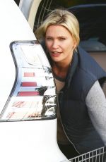 NATASHA HENSTRIDGE Shopping at Ralphs in Los Angeles 05/16/2016