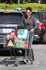 NICOLE MURPHY Leaves Bristol Farms Grocery in West Hollywood 05/02/2016