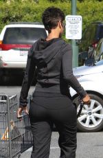 NICOLE MURPHY Leaves Bristol Farms Grocery in West Hollywood 05/02/2016