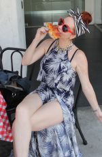PHOEBE PRICE Lunch at Mulberry Street Pizzeria in Beverly Hills 05/13/2016