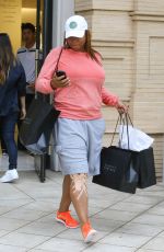 QUEEN LATIFAH Shopping at Barney