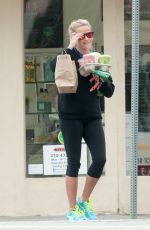 REESE WITHERSPOON Carrying a Handful of Drinks Out in Los Angeles 05/29/2016