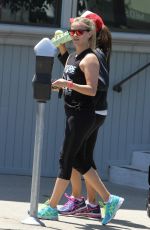 RESSE WITHERSPOON Heding to a Gym in Brentwood 05/22/2016