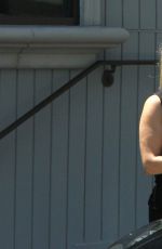 RESSE WITHERSPOON Heding to a Gym in Brentwood 05/22/2016