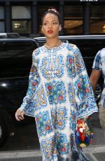 RIHANNA Shopping at MAC in New York 05/29/2016