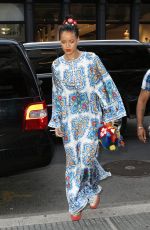 RIHANNA Shopping at MAC in New York 05/29/2016