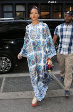 RIHANNA Shopping at MAC in New York 05/29/2016
