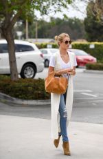 ROSIE HUNTINGTON-WHITELEY Arrives at a Studio in Los Angeles 05/04/2016