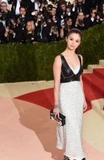 SELENA GOMEZ at Costume Institute Gala 2016 in New York 05/02/2016