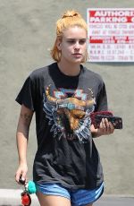 TALLULAH WILLIS at Earthbar in West Hollywood 05/24/2016