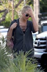 TAYLOR SWIFT Leaves a Gym in West Hollywood 05/24/2016