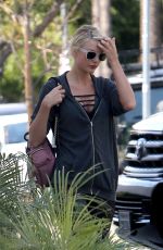 TAYLOR SWIFT Leaves a Gym in West Hollywood 05/24/2016