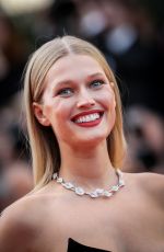 TONI GARRN at 