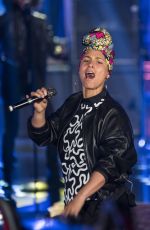 ALICIA KEYS Performs at 