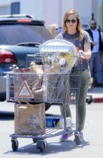 AMY POEHLER Shopping at Bristol Farm in Beverly Hills 06/05/2016