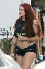 ARIEL WINTER on the Set of 