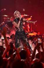 CARRIE UNDERWOOD Performs at 2016 CMT Music Awards in Nashville 06/08/2016