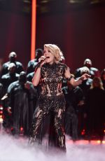 CARRIE UNDERWOOD Performs at 2016 CMT Music Awards in Nashville 06/08/2016