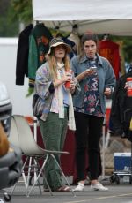 DREW BARRYMORE Shopping at Rose Bowl Flea Market in Pasadena 06/12/2016