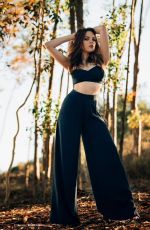 ELIZABETH GILLIES in Bello Mag #126, June 2016