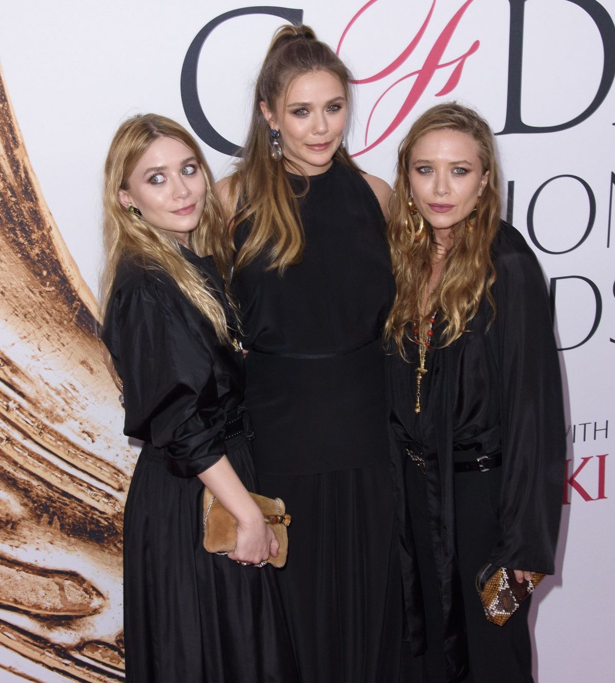 ELIZABETH, MARY-KATE and ASHLEY OLSEN at CFDA Fashion Awards in New ...
