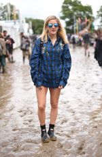 ELLIE GOULDING at 2016 Glastonbury Festival in Glastonbury 06/25/2016