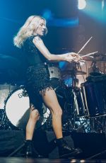 ELLIE GOULDING Performs at a Concert in Orlando 06/04/2016