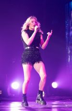 ELLIE GOULDING Performs at a Concert in Orlando 06/04/2016