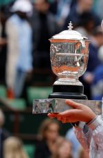 GARBINE MUGURUZA Wins Ladies Final Match at 2016 Roland Garros in Paris 06/04/2016