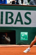 GARBINE MUGURUZA Wins Ladies Final Match at 2016 Roland Garros in Paris 06/04/2016