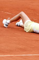 GARBINE MUGURUZA Wins Ladies Final Match at 2016 Roland Garros in Paris 06/04/2016