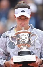 GARBINE MUGURUZA Wins Ladies Final Match at 2016 Roland Garros in Paris 06/04/2016