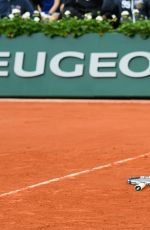 GARBINE MUGURUZA Wins Ladies Final Match at 2016 Roland Garros in Paris 06/04/2016