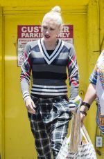 GWEN STEFANI Shopping at Aahs Gift Store in West Hollywood 06/16/2016