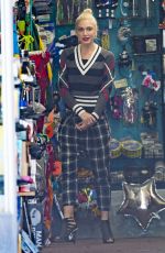 GWEN STEFANI Shopping at Aahs Gift Store in West Hollywood 06/16/2016