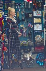 GWEN STEFANI Shopping at Aahs Gift Store in West Hollywood 06/16/2016